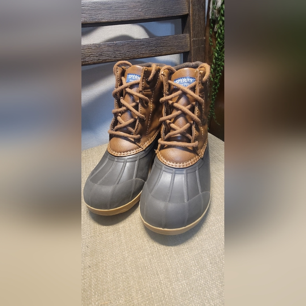 Sperry boys boots